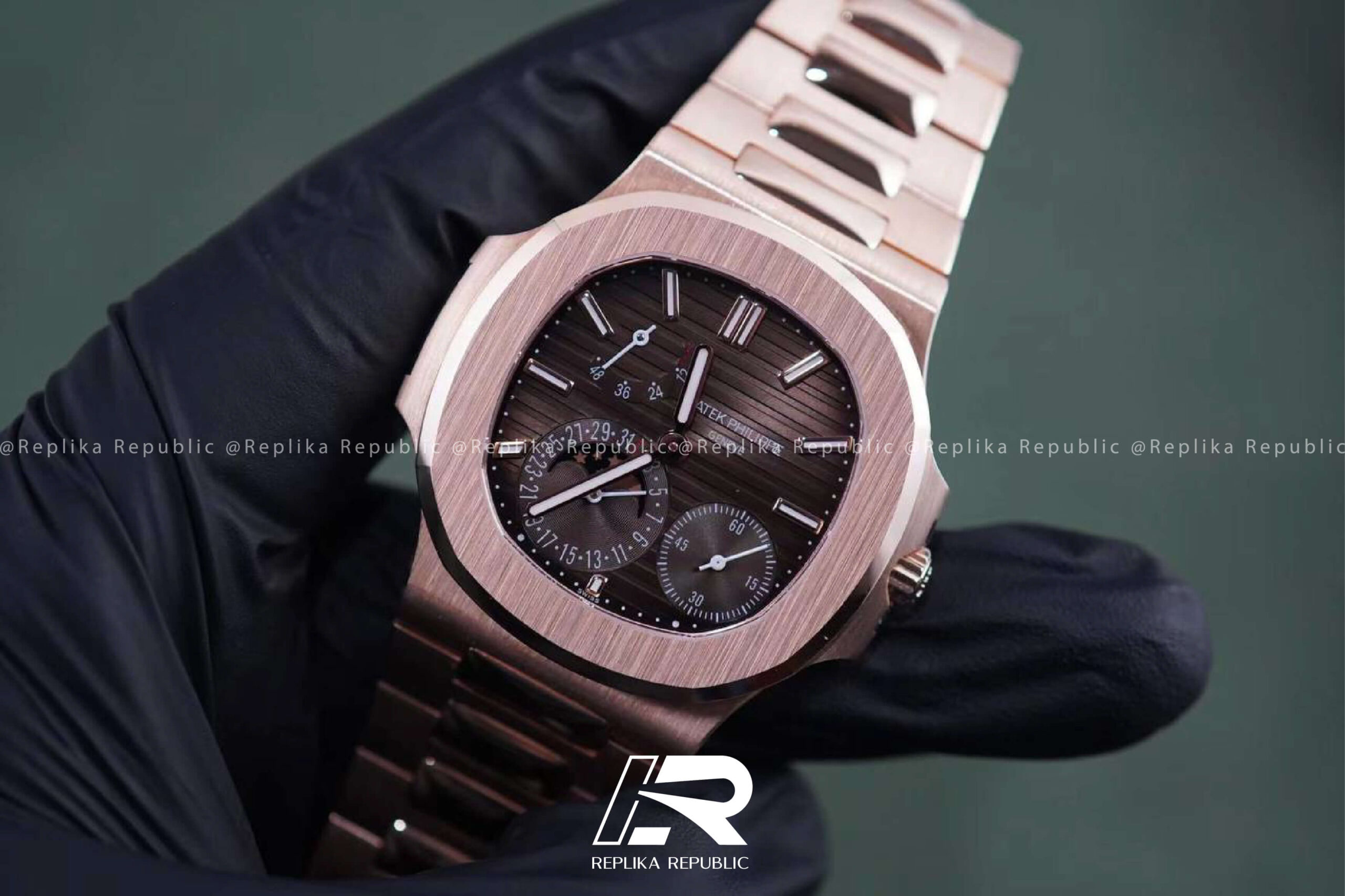 Replika Republic -1-02